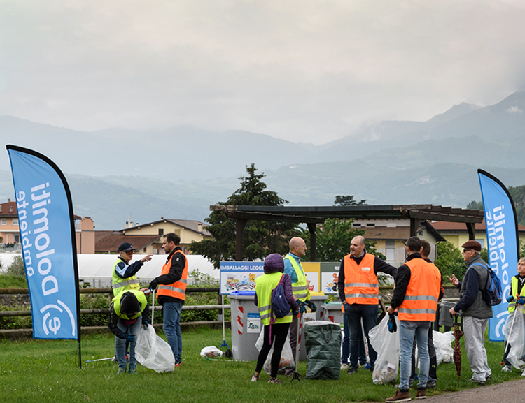 Ripuliamo il Leno: soddisfazione per l’iniziativa del Comune di Rovereto e di Dolomiti Ambiente per la pulizia delle aree limitrofe al torrente